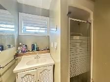 Great Location, Nice Furnished room close to U of R for Rent - Photo 5