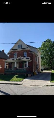 $650 Utilities Included - 22 Ezra Avenue - Students Only