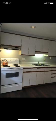 $650 Utilities Included - 22 Ezra Avenue - Students Only - Photo 3