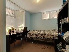 $650 Utilities Included - 22 Ezra Avenue - Students Only - Photo 4