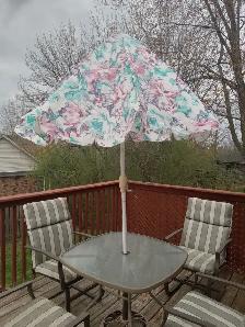 DECK/GARDEN FURNITURE- CAST IRON- TABLE-CHAIRS-UMBRELLA - Photo 10