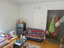 COZY Downtown Studio, SHORT OR LEASE TRANSFER-Term (May–June) - Photo 5