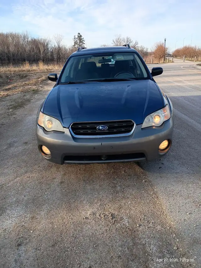 06 Subaru AWD Wagon 4cyl - Photo 2