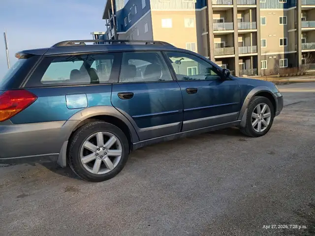 06 Subaru AWD Wagon 4cyl - Photo 4