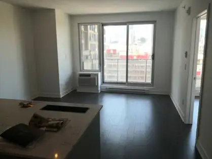 Quite and comfortable 3.5 conda to rent in GriffinTown - Photo 3