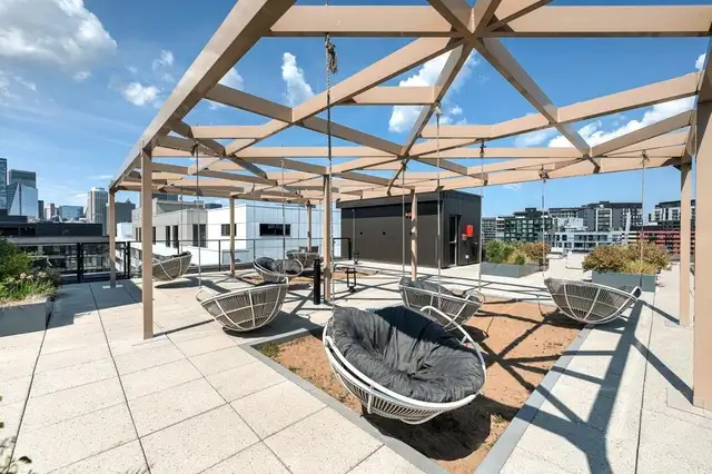 Quite and comfortable 3.5 conda to rent in GriffinTown - Photo 8