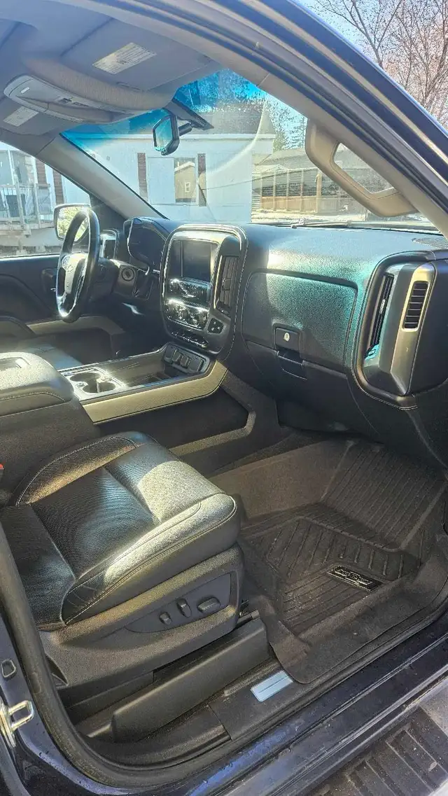 2018 Chevrolet Silverado Anniversary Edition - Photo 8