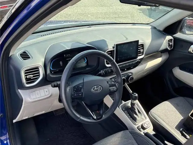 2025 Hyundai Venue Ultimate CPO, Moonroof, Heated Seats, Apple C - Photo 4