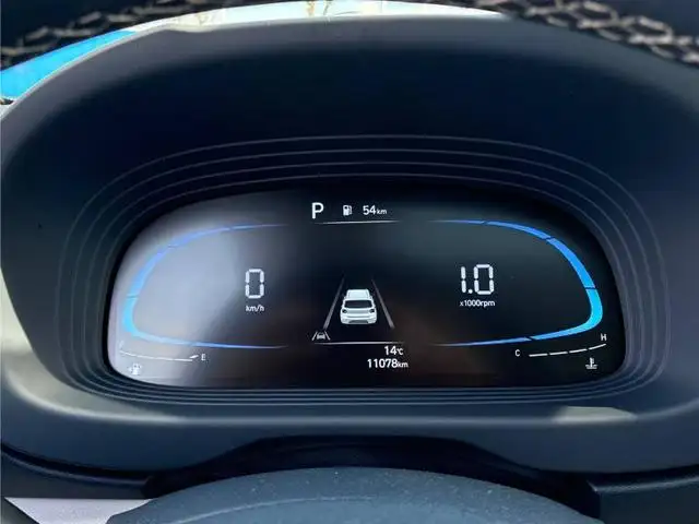 2025 Hyundai Venue Ultimate CPO, Moonroof, Heated Seats, Apple C - Photo 7