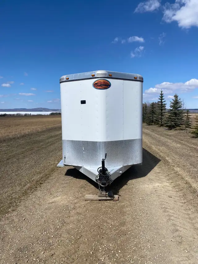 Horse trailer - Photo 2