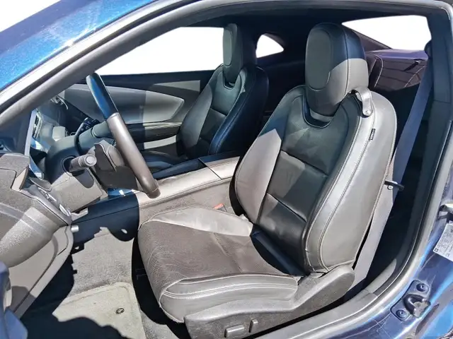 2015 Chevrolet Camaro Coupe 2LT - Photo 9