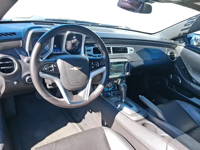 2015 Chevrolet Camaro Coupe 2LT - Photo 10