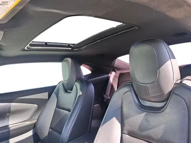 2015 Chevrolet Camaro Coupe 2LT - Photo 18