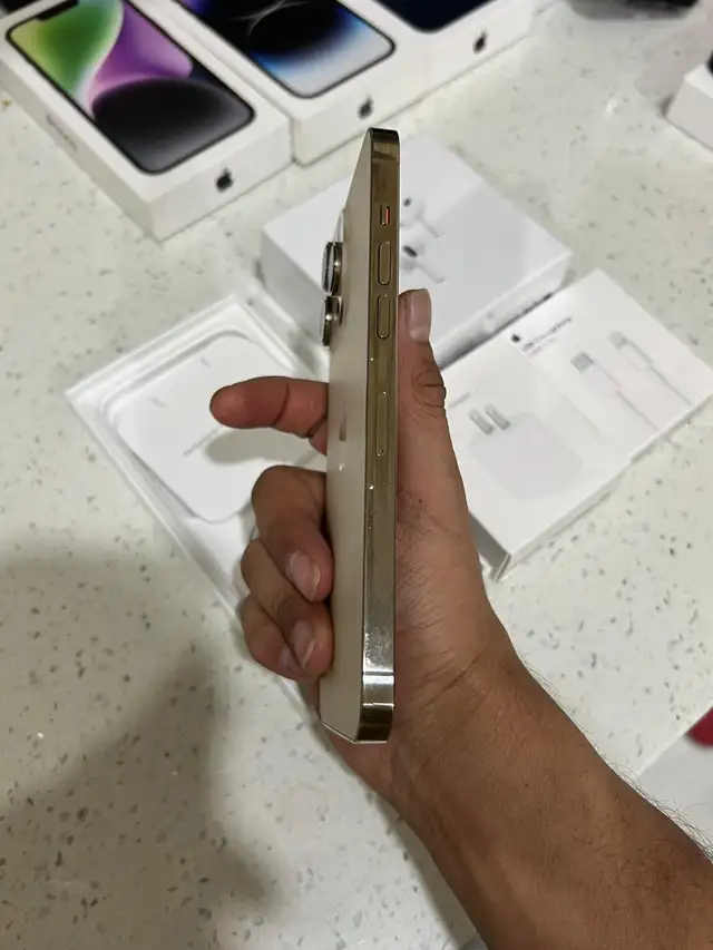 iPhone 14 Pro Max 1TB 86% batt Airpods/Charger/Delivery - Photo 4
