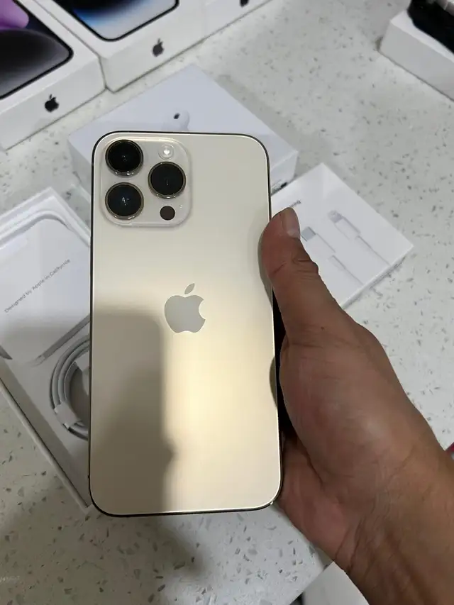 iPhone 14 Pro Max 1TB 86% batt Airpods/Charger/Delivery - Photo 6