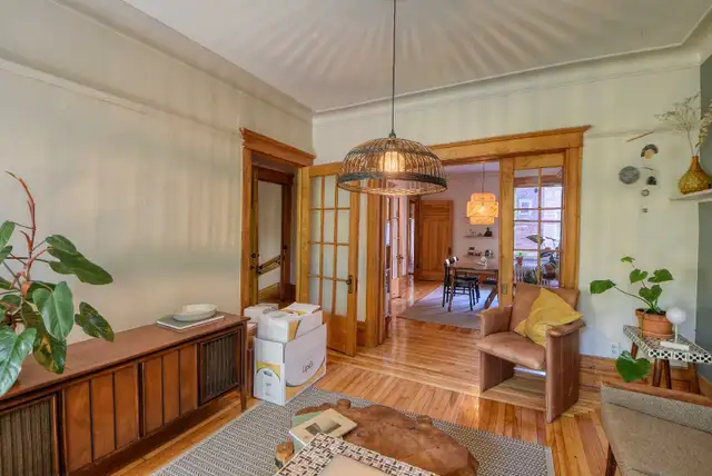 Very nice and big 7.5 apartment for rent in Outremont