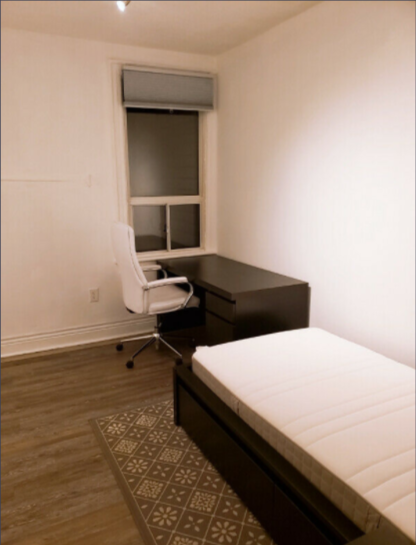 Private Room for Rent – Broadview & Dundas (Downtown Toronto) - Photo 4