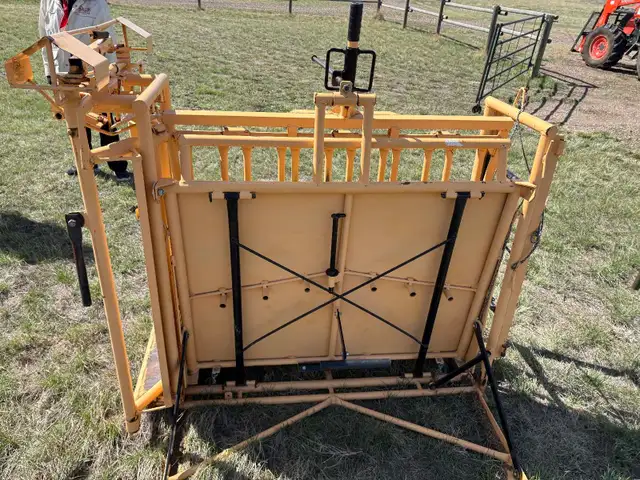 FOR-MOST Calf Table - Photo 3