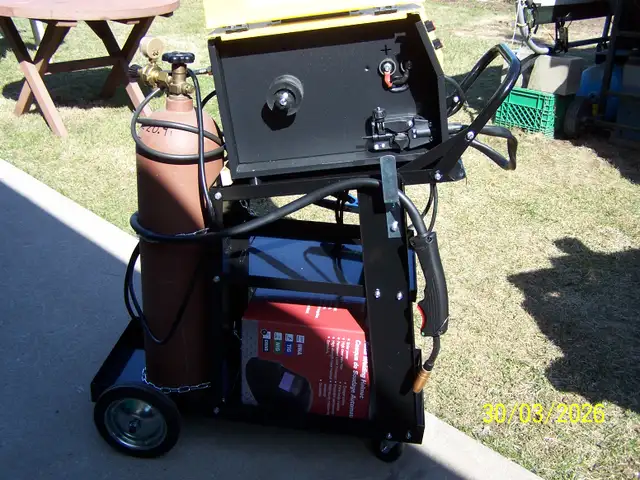 MIG WELDER - Photo 3