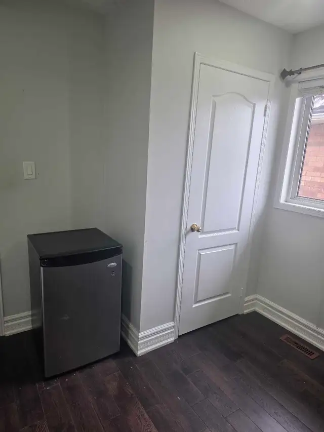 Fully furnished room in Brampton - Photo 3