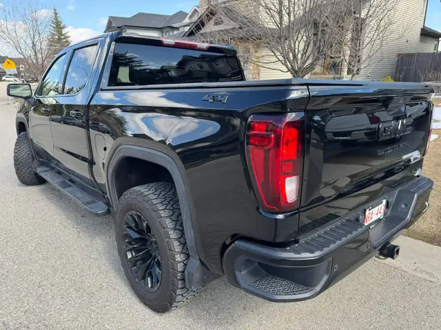 2021 GMC Sierra 1500 - Photo 2