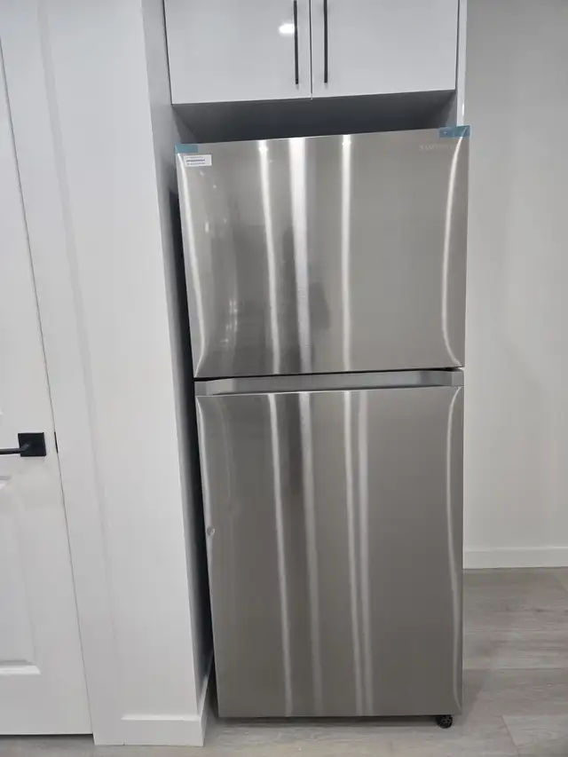 A Legal Basement Suite   Den - Photo 7