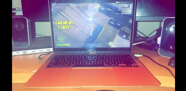 Monitor/Macbook Studio BundleSet Up - Photo 3