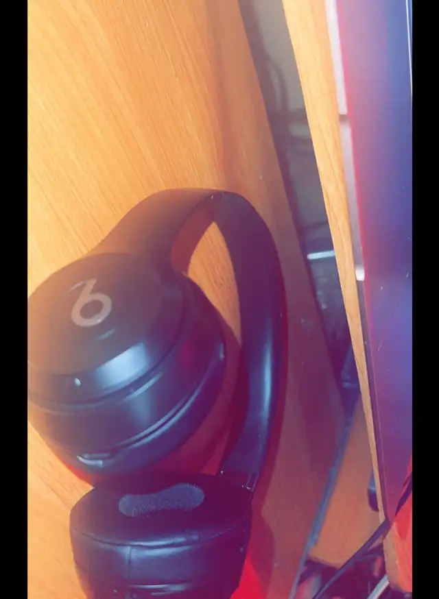 Monitor/Macbook Studio BundleSet Up - Photo 7