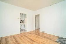 BRIGHT 2 BEDROOM WEST END HOUSE FOR RENT – JULY OR AUG - Photo 6