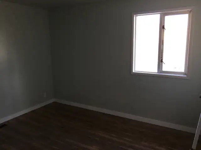 3 Bed / 1 Bath house - Photo 8