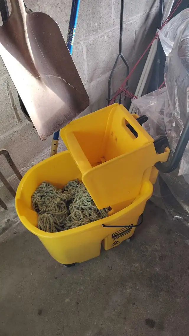 Commercial yellow mop bucket with wringer, includes 3 mops