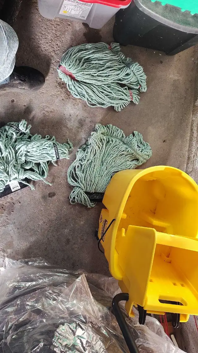 Commercial yellow mop bucket with wringer, includes 3 mops - Photo 2