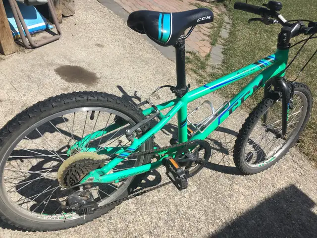 CCM flow 20" wheels. Solid ride. Very good condition - Photo 2