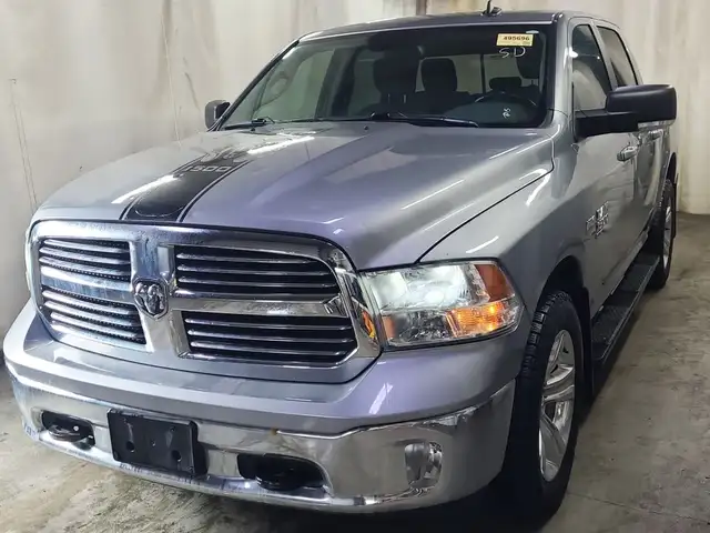 2020 Ram 1500 Classic SLT 4WD - Backup Cam, Parking Distance Con - Photo 2