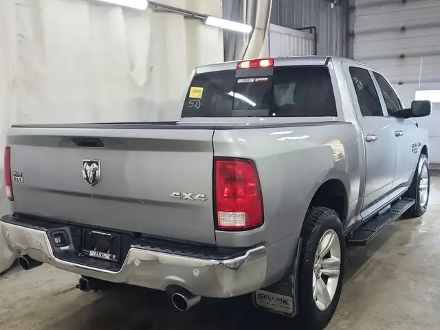 2020 Ram 1500 Classic SLT 4WD - Backup Cam, Parking Distance Con - Photo 4