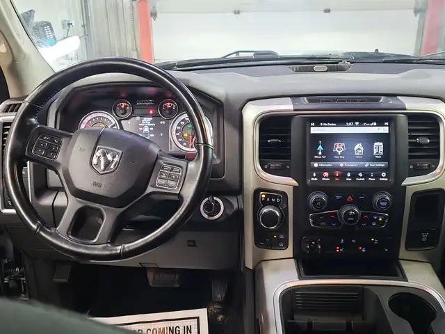 2020 Ram 1500 Classic SLT 4WD - Backup Cam, Parking Distance Con - Photo 7