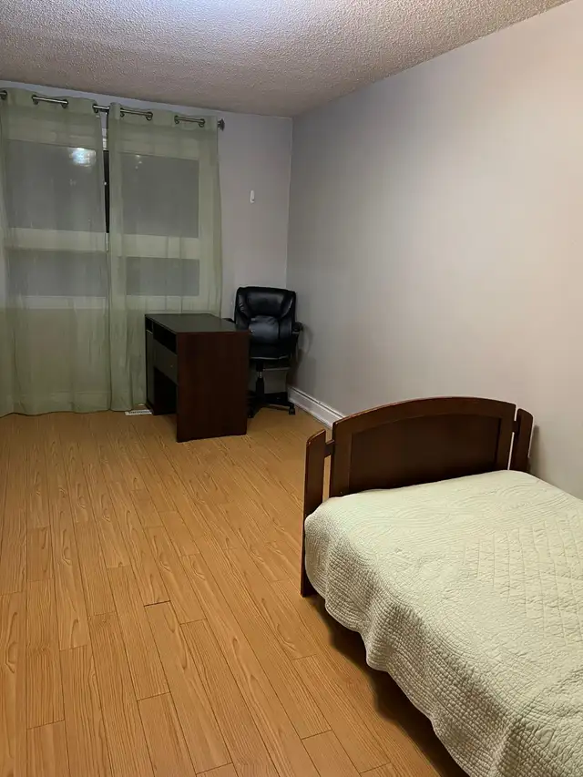 Furnished Private Room Available Immediately – UTM - Photo 2