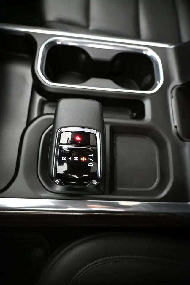 2025 Chevrolet Silverado 1500 Just Arrived & Fully Certified Onl - Photo 8