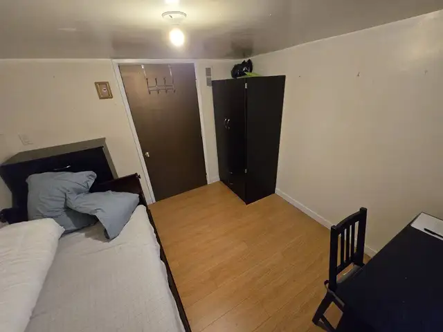 4.3km to UBC, 7-min Drive, 14-min Bike, Ground-floor Furnished - Photo 2