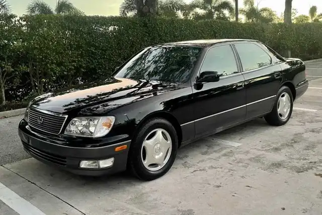 Looking for Lexus LS400
