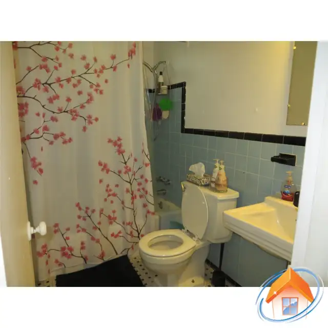 2 Bedrooms -Attention Students - Walk or bike to Carleton U - Photo 3