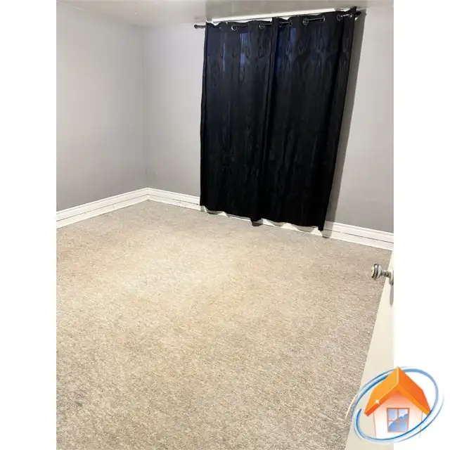 2 Bedrooms -Attention Students - Walk or bike to Carleton U - Photo 7