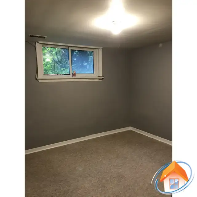 2 Bedrooms -Attention Students - Walk or bike to Carleton U - Photo 9