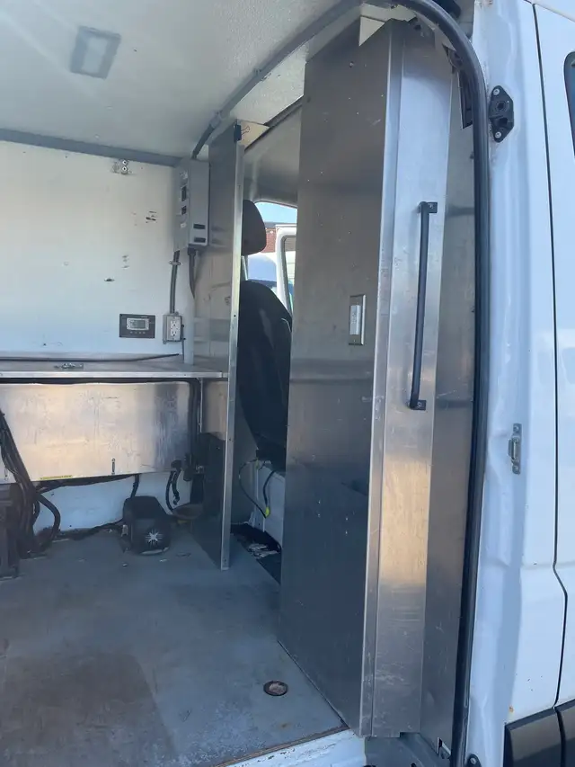 2017 Mercedes-Benz Sprinter 2500 - Photo 4