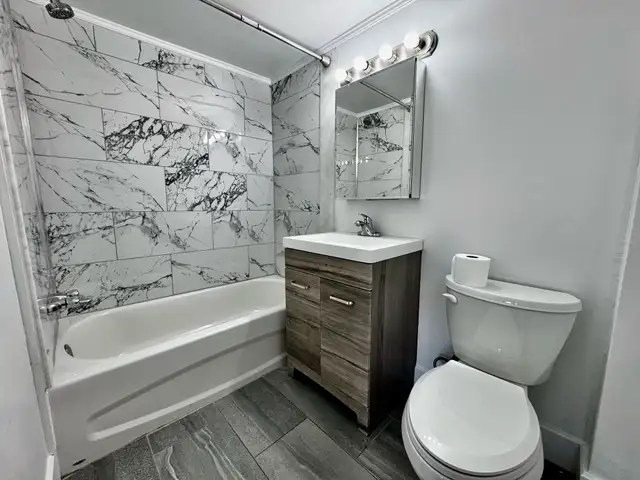 Beautiful  1-Bedroom - metro Cote-Vertu Apartment for Rent - 115 - Photo 8