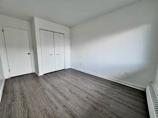 Beautiful 2 Bedrooms near metro cote vertu Apartment for Rent - - Photo 2
