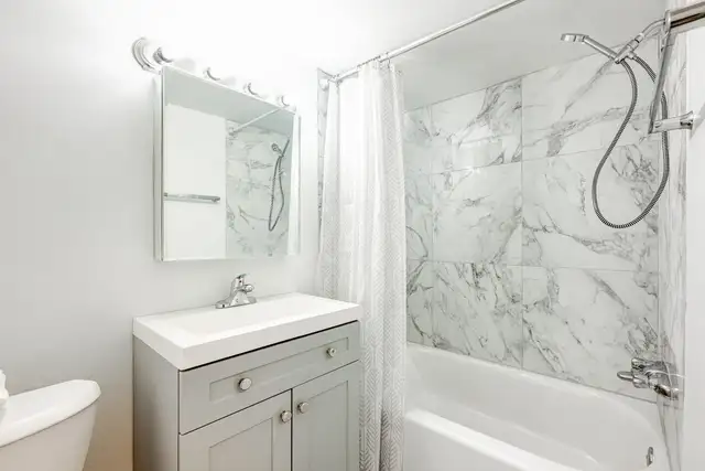 Beautiful 2 Bedrooms near metro cote vertu Apartment for Rent - - Photo 6