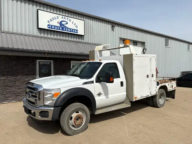 2015 Ford F-550 Reg Cab Service Body 4X4 XLT 6.7L - Clean Title