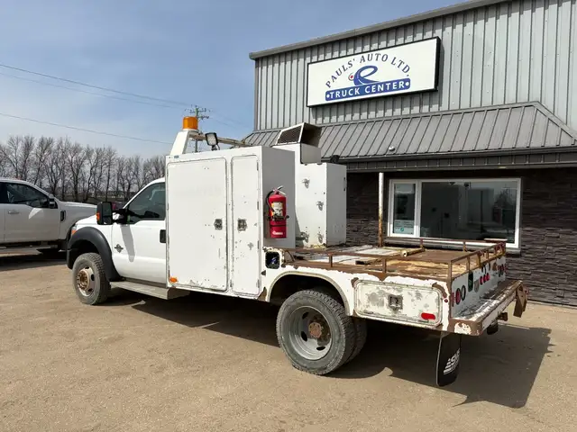 2015 Ford F-550 Reg Cab Service Body 4X4 XLT 6.7L - Clean Title - Photo 2
