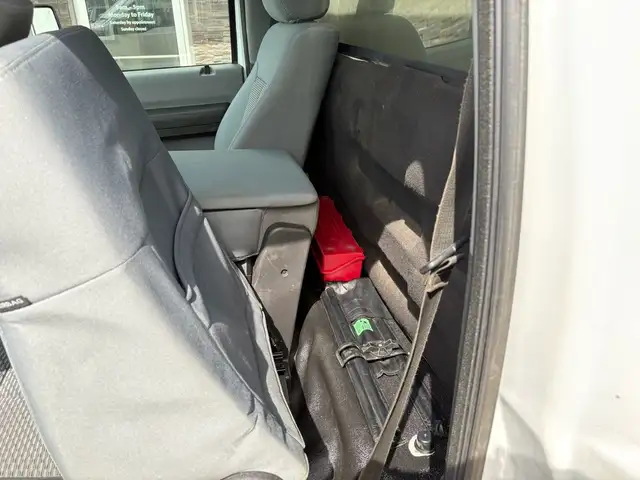 2015 Ford F-550 Reg Cab Service Body 4X4 XLT 6.7L - Clean Title - Photo 14